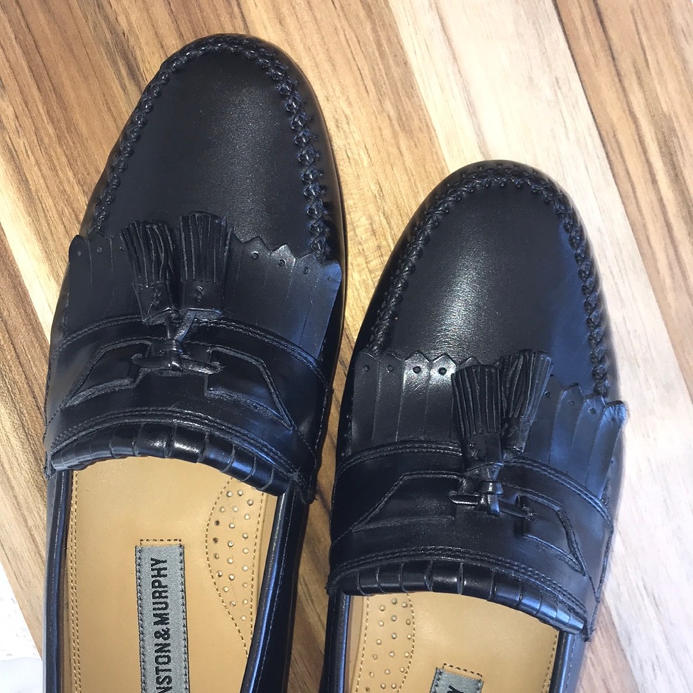 NWOT black Johnston & Murphy Breland Kiltie Tassle